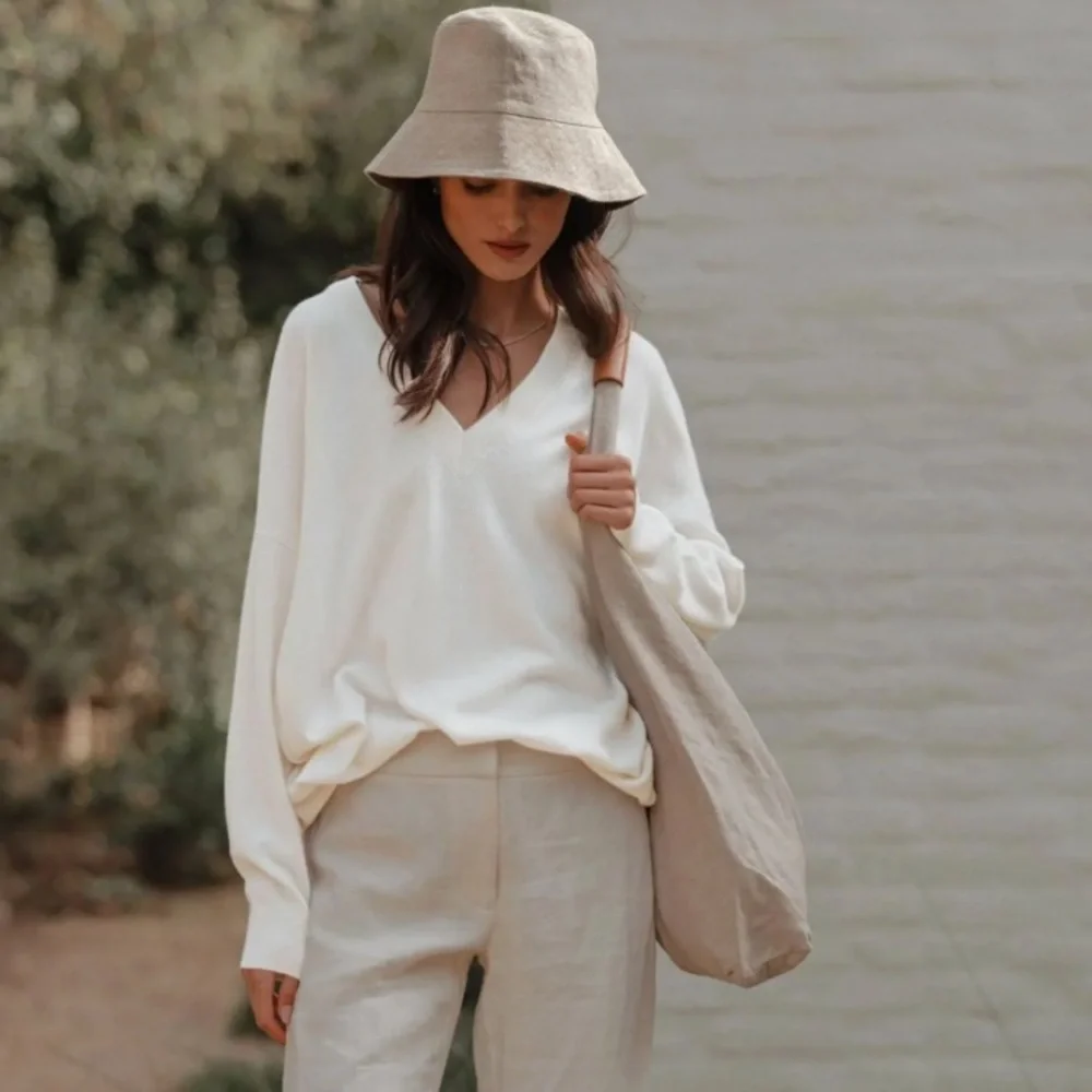 NWT Jenni Kayne Linen Bucket Hat
Size: S/M
Beautiful Tan Natural Linen Fabric - Picture 3 of 7